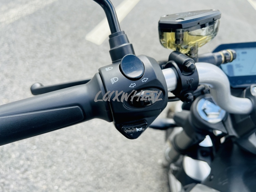 Электромотоцикл WHITE SIBERIA SUPER SOCO TSX фото 4