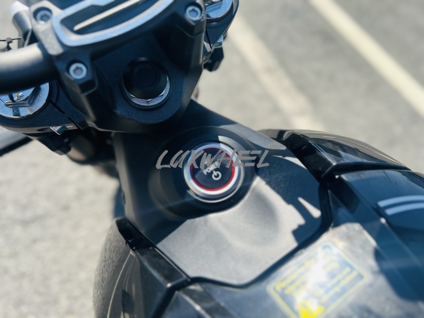 Электромотоцикл WHITE SIBERIA SUPER SOCO TS фото 12