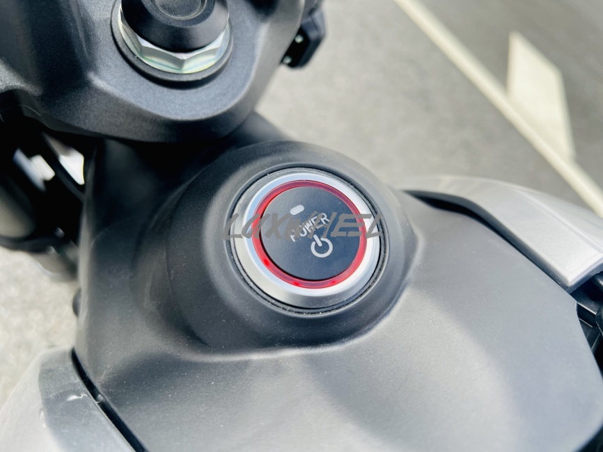 Электромотоцикл WHITE SIBERIA SUPER SOCO TSX фото 7