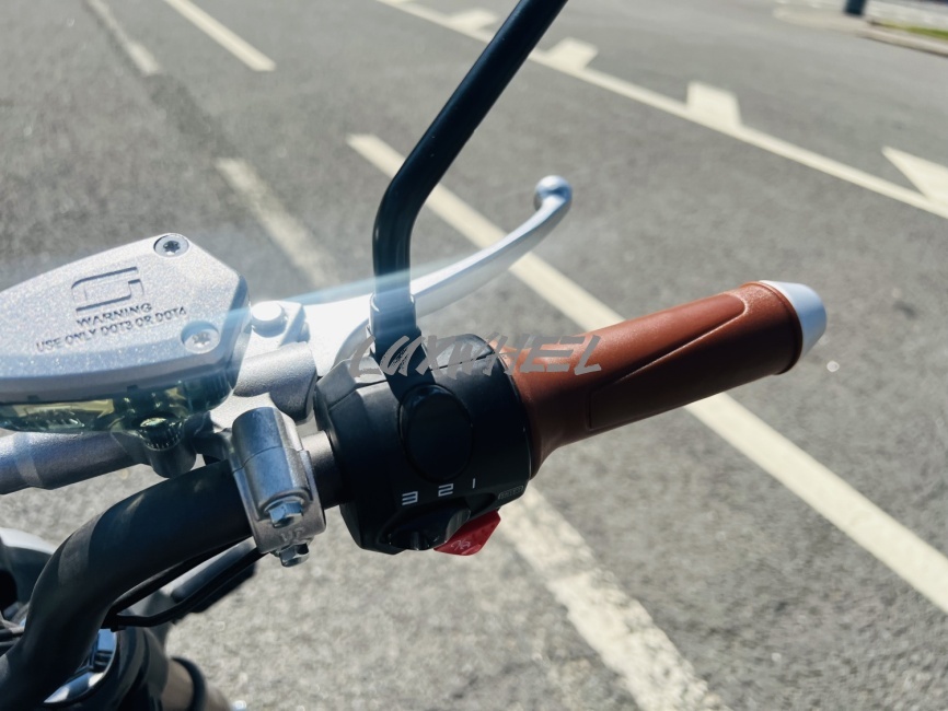 Электромотоцикл WHITE SIBERIA SUPER SOCO TS фото 11